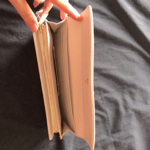 White New Michael Kors wallet - Picture 3 of 6